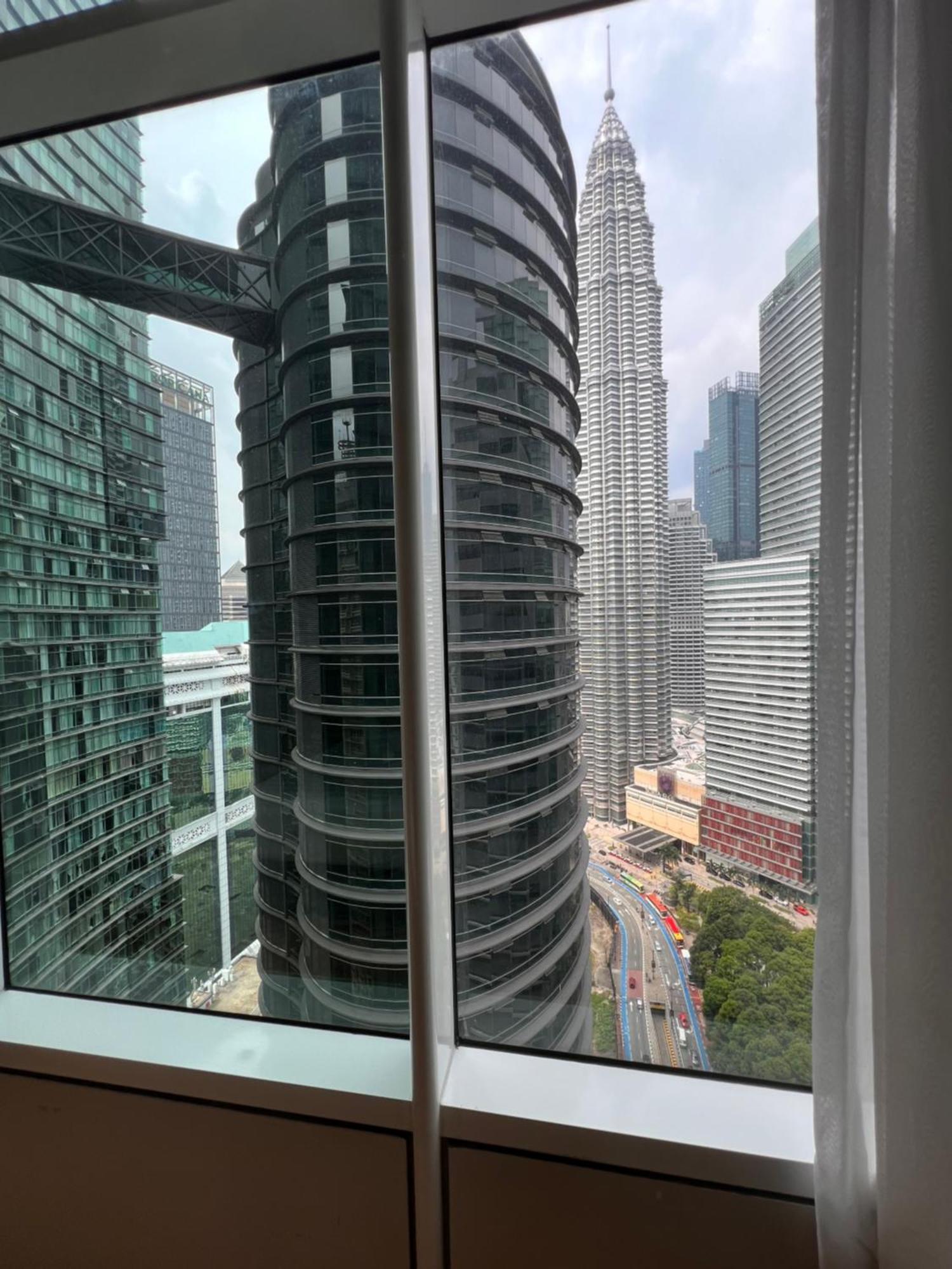 Sky Suites At Klcc By Mitstay กัวลาลัมเปอร์ ภายนอก รูปภาพ